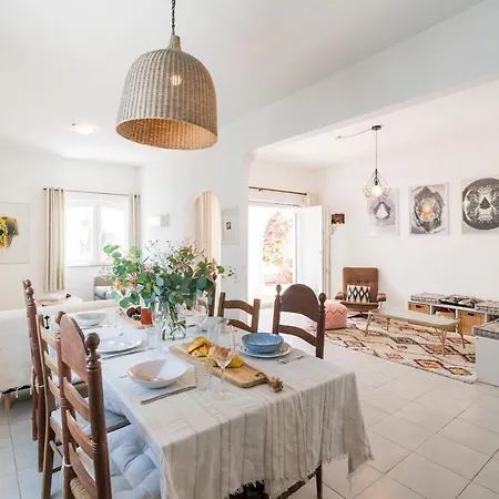 فيلة Boho House & Garden, Seconds From The Luz
